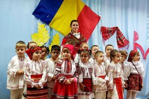 Cum au sărbătorit micii patrioţi din Tinca Ziua Naţională (FOTO / VIDEO)