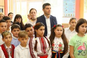 Teatru, film, colinde si expozitie de pictura, la sarbatoarea Liceului Tehnologic Ion Podaru“. Primarul orasului Ovidiu, George Scupra, prezent la eveniment (galerie foto)  