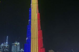 Cea mai inalta cladire din lume, Burj Khalifa, imbracata in tricolor de 1 Decembrie
