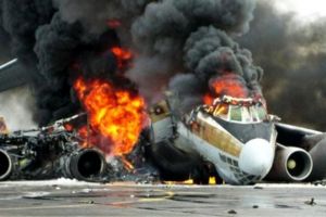 Tragedie! Un avion s-a prăbuşit la puţin timp după decolare!