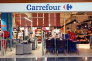 S-a decis că e ILEGAL: Cum PĂCĂLEȘTE Carrefour milioane de români