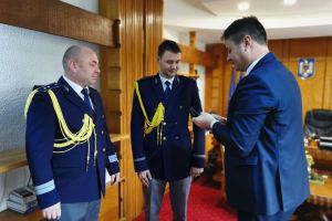 Poliţist de la Serviciul de Paşapoarte Botoşani, avansat în grad de Ziua Naţională a