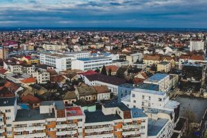 VIDEO. A început să ningă în Satu Mare. Imagini cu primii fulgi de zăpadă