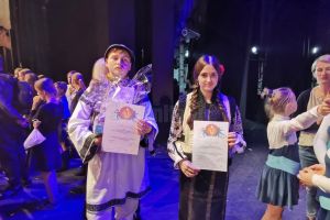 Premiul I pentru doi elevi suceveni, la Festivalul Internaţional Bucurie şi Zâmbet ,,S-cool ...