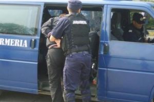 Bataie in plina strada, in Braila / Scandalagiii le-au dat de furca jandarmilor