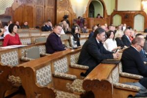 Programul judeţean de transport rutier public de persoane, prelungit