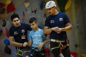 Copii cu deficienţe de vedere din toată ţara s-au bucurat de Festivalul de Căţărat