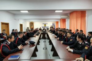 FOTO! Pompieri botoşăneni avansaţi în grad, de Ziua Naţională a României. Cine sunt aceştia!