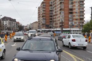 Se lasă rău! Începând din 9 decembrie, circulaţia pe podul Dacia se restricţionează la o singură bandă pe sens