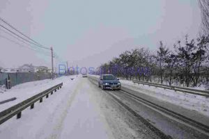 Atenţie şoferi! Poliţia din Botoşani vine cu sfaturi pentru cei care se află la volan pe drumurile acoperite cu zăpadă