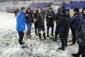 FOTO Meciul FC Botoşani- Viitorul Constanţa, ameninţat de zăpadă. Partida ar putea începe cu întârziere