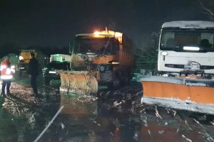 FOTO! Probleme pe drumurile naţionale din judeţ după prima ninsoare. Ce a găsit prefectul în teren, în urma unui control
