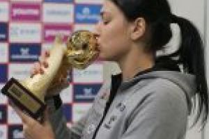 Handbal feminin: Cristina Neagu a primit trofeul de cea mai bună jucătoare a lumii în anul 2018