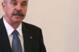 Sistem instituţional şi atribuţii în extindere