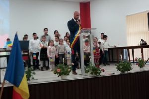 FOTO: Patriotism, pizza, cozonaci şi voie bună la Livezeni