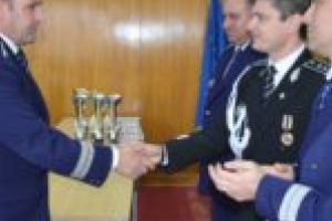 Poliţişti din Timişoara, avansaţi în grad de 1 Decembrie