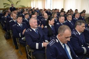 Avansări în grad şi la IPJ Botoşani, de Ziua Naţională a României. Nouă agenţi de poliţie şi nouă ofiţeri, înaintaţi în grad