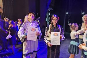 Elevi humoreni, pe podium la Festivalul Internaţional Bucurie şi Zâmbet ,,S-cool show” din ...