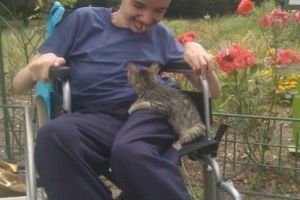 Incalificabil! Guvernul Orban taie ajutoarele copiilor cu handicap