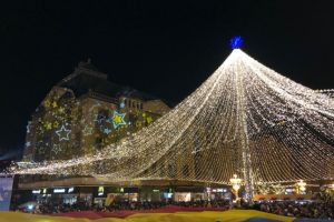 S-a deschis Târgul de Crăciun 2019! Feerie în centrul Timişoarei, cu proiecţii pe clădiri