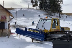 Se deschide sezonul de schi la Arena Platoş – Liber la distracţie pe pârtie