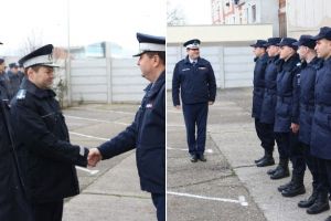 FOTO|  Doi ofiţeri şi trei subofiţeri, avansaţi în grad la Jandarmeria Alba, cu ocazia Zilei Naţionale a României