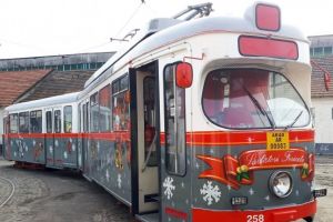 Bucurie mare pentru copii! Tramvaiul lui Moş Crăciun se pune în mişcare