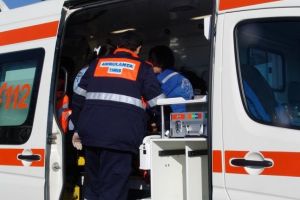 Tânăr la spital după ce maşina în care se afla a fost lovită de un şofer care nu a cedat trecerea, în Timiş