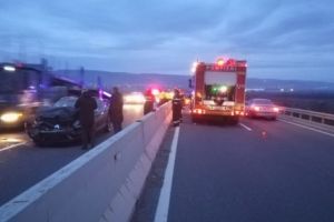 Şofer rănit pe pasarela de la Dacia