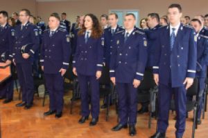 Politistii maramureseni cu merite exceptionale au fost avansati in gradul urmator inainte de termen