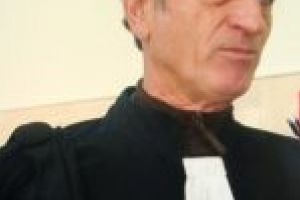 Retrocedările ilegale sfidează grosolan realitatea istorică: întoarcerea proprietăţilor la urmaşi ai foştilor grofi, conţi, baroni, husari, csendori etc. este aproape sinonimă cu anularea actului Marii Uniri din 1918  Interviu cu prof. univ. dr. Ioan Sabău Pop, avocat