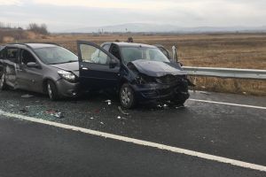 Accident de circulaţie soldat cu victime pe raza localităţii Bretea Streiului