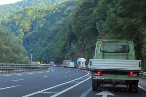 Trafic îngreunat pe Valea Oltului – Trei zone cu restricţii