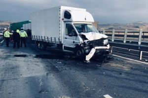 FOTO Accident pe autostrada A1 între Sebeş şi Sibiu – restricţii în zona Apoldu de Sus