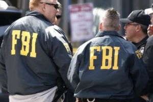 Românii, avertizaţi de FBI. Pericolul major din casă. Îl folosim zilnic, dar e util infractorilor