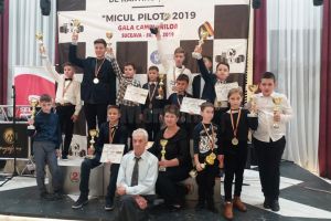 300 de persoane, prezente la Gala Campionilor din cadrul Campionatului Naţional de Karting ...