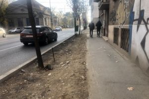 Primarul Robu anunţă iar: reparăm trotuarele din centru. Provizoriu, până vine iarna