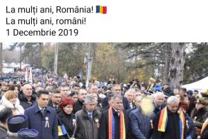 “Distracţie” şi la liberali! Un consilier local l-a blurat în poza de grup pe şeful de partid