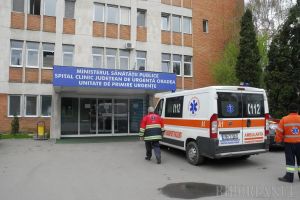 Vor vouchere de vacanţă! Infirmierele, îngrijitoarele şi brancardierii de la UPU ameninţă conducerea Spitalului Judeţean cu un proces