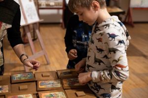 Copilăria la curtea regelui Matia Corvin. Micuţii sunt chemaţi la o expoziţie interesantă la Muzeul oraşului (FOTO)