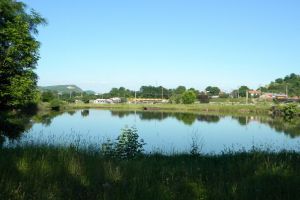 Târgu Ocna: „Lacul fără fund” a fost declarat lac terapeutic