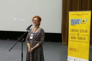 Dacă România ar avea la clasă o profesoară ca ea, sistemul de educaţie ar fi de nota 10.