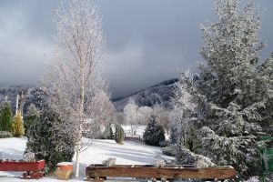 S-a aşternut un strat mic de zăpadă în Parâng iar la Arieşeni stratul măsoară 25 cm (galerie foto)