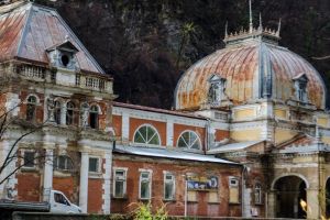 Lucrări pentru punerea în siguranţă a Băilor Neptun din Herculane: Mai avem mult de muncă