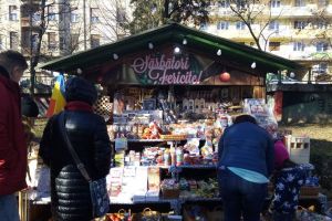 Ce puteţi găsi anul acesta la TÂRGUL DE IARNĂ din Arad şi la ce PREȚURI (GALERIE FOTO)