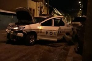 Târgu-Mureş: Un echipaj de poliţie care urmărea o maşină, implicat într-un accident