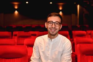 Directorul de la Teatrul Gong plăteşte amenda copiilor sancţionaţi pentru că au dat o tură de Piaţa Mare