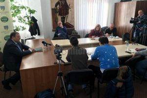 Vorbe grele în şedinţa CJ Suceava, între Dan Ioan Cuşnir şi Gheorghe Flutur, pe ...