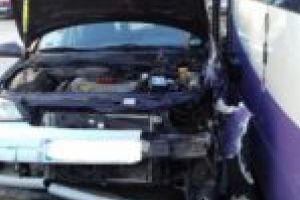 Circulaţia tramvaielor dată peste cap şi o femeie ajunsă la spital după un accident rutier!