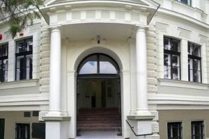 Piloţi la Liceul Calderon din Timişoara. Avioane şi elicoptere vor survola şcoala